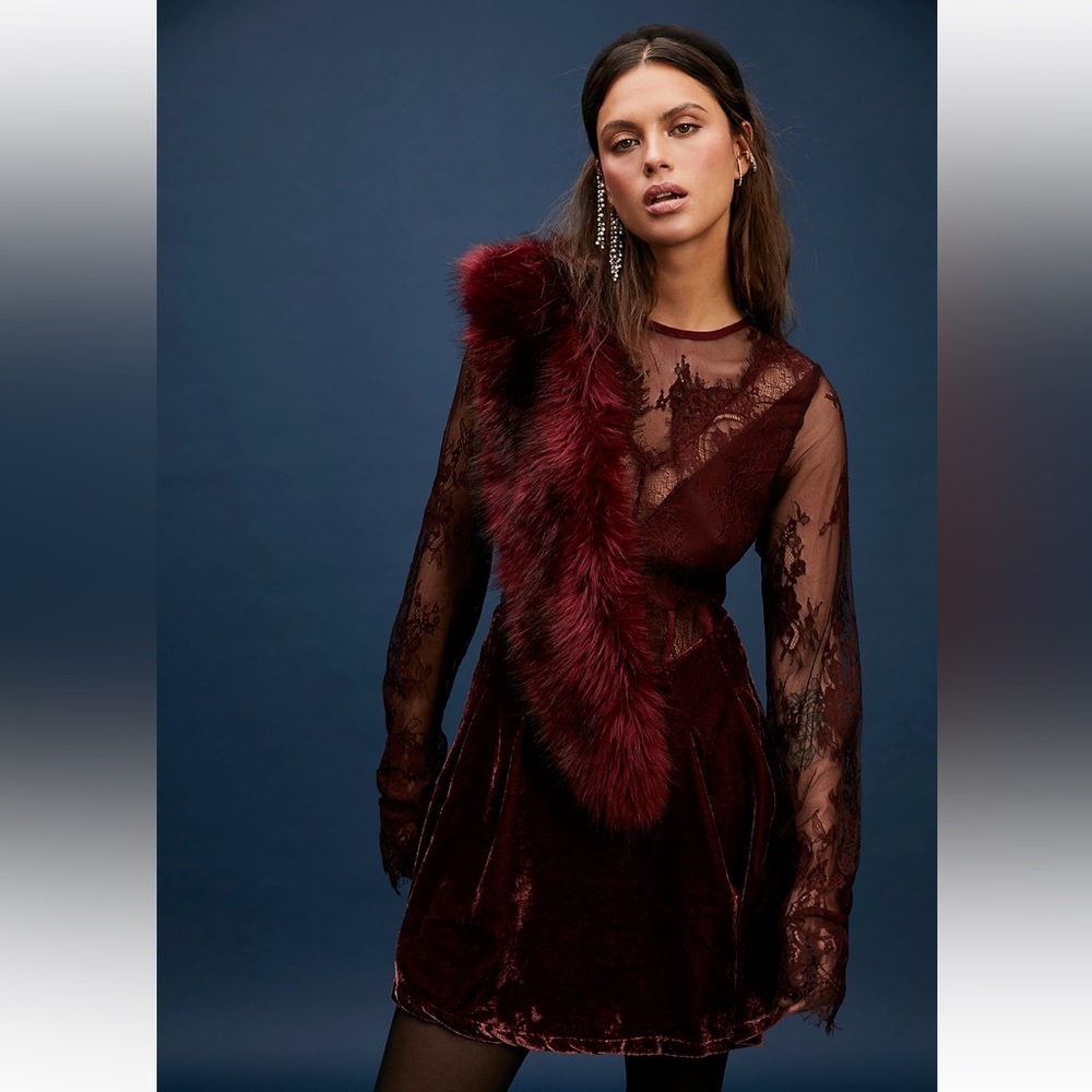 Free people dress in XL NWT. FUR SHALL NOT INCLUDED.